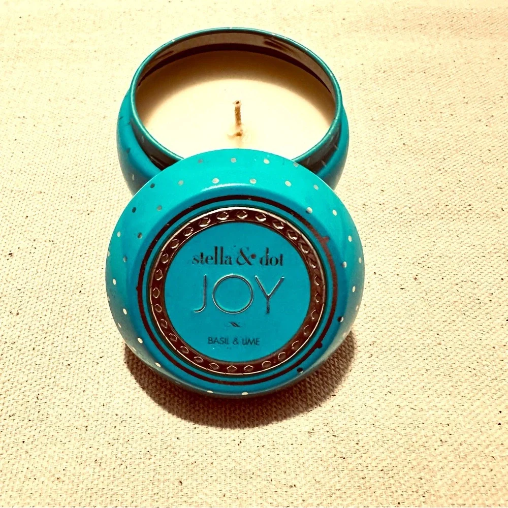Stella & Dot | Candle | Stella & Dot Joy Candle in Tin | Basil & Lime